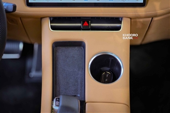 تصویر از جزئیات طراحی داخل کابین خودرو ارس HM5