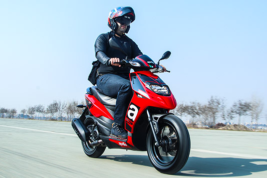 فیلم تست و بررسی موتورسیکلت آپریلیا SR160، اسکوتر جدید بازار