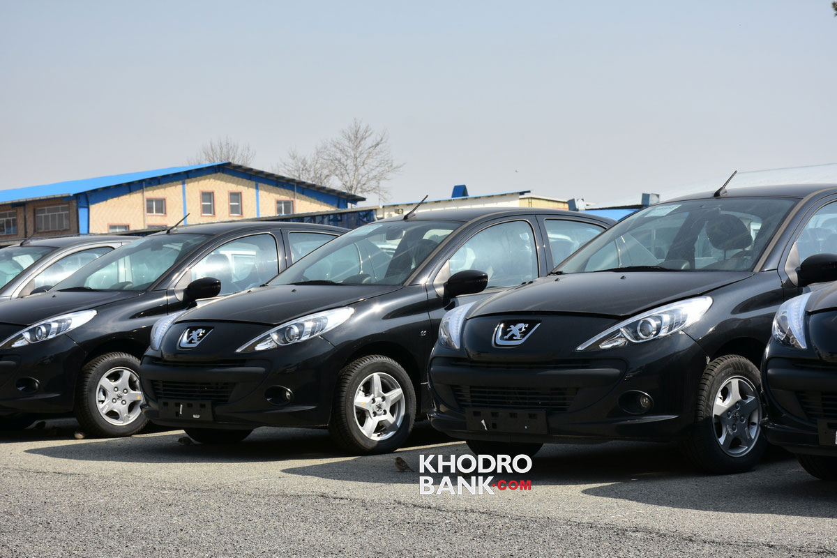 لیست قیمت محصولات ایران خودرو و سایپا در بازار آزاد + جدول 13 آذر 1402