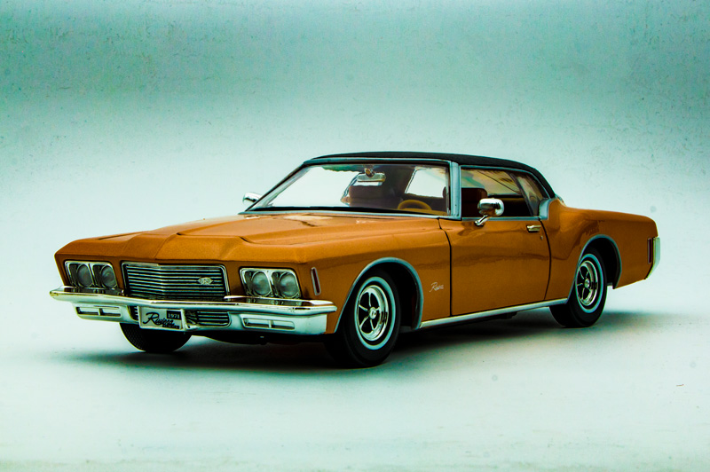 آنباکسینگ و بررسی ماکت Buick Riviera 1971 در مقیاس 1:18 + فیلم
