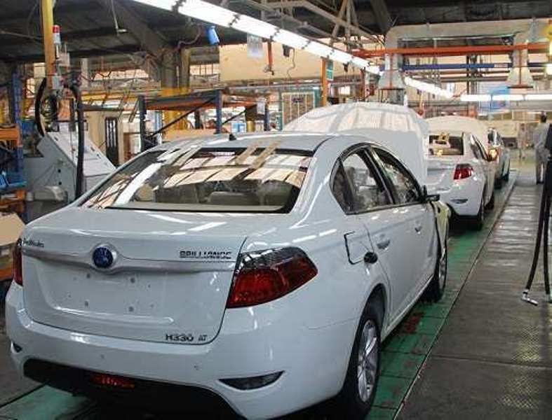 سکوت وزیر تازه صنعت در مورد افزایش قیمت خودرو؛ دوراهی سخت دولتمردان