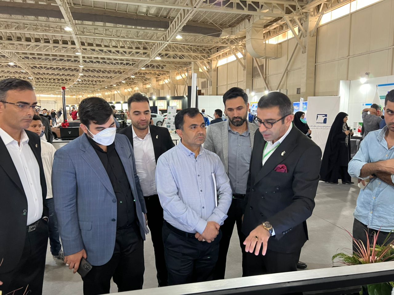 نماینده مجلس پس از بازدید از نمایشگاه صنعت تحول خودرو: صنعت خودروسازی متحول می شود