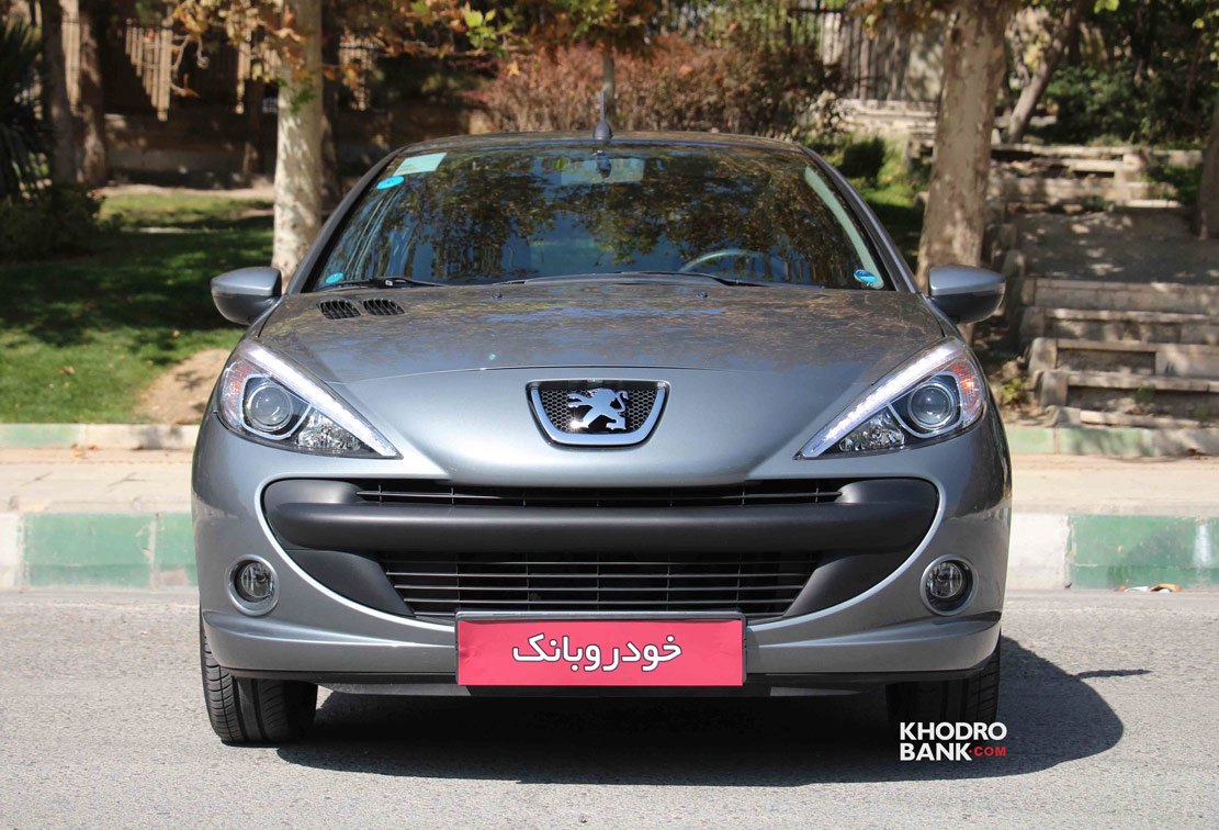 حباب قیمت خودرو در حال تخلیه است