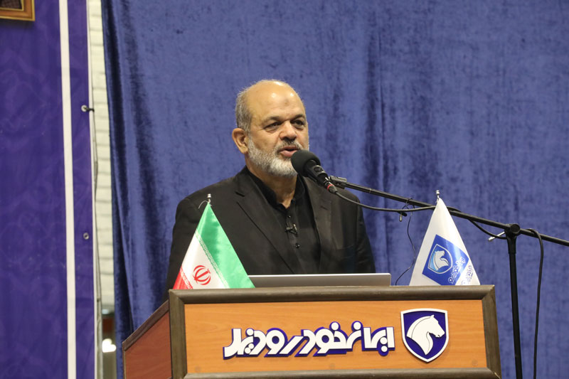 وزیر کشور : ایران خودرو دیزل از چهره های مهم صنعت غیرنظامی کشور است