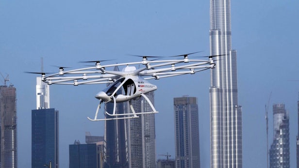فیلم تست هلیکوپترهای تاکسی بدون خلبان در دوبی را ببینید