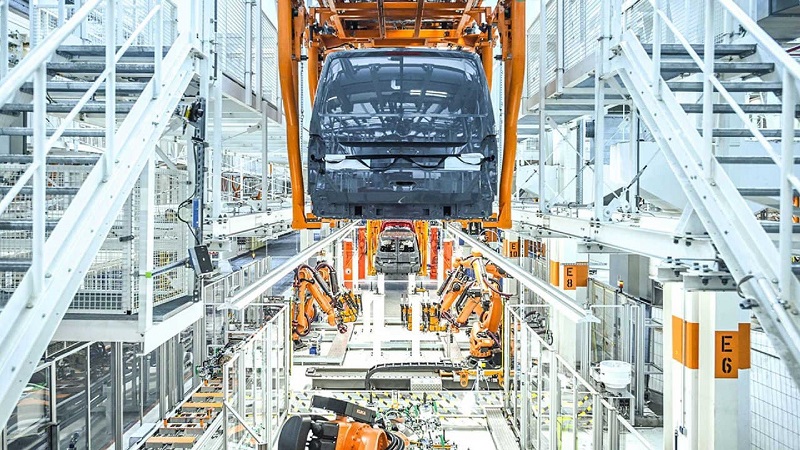 فولکس واگن از کارخانه وسایل نقلیه تجاری خودش خواسته خودروهای الکتریکی تولید کند 