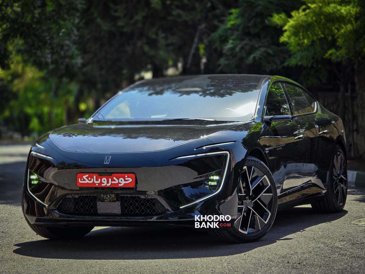 تجربه رانندگی با آواتار 12: بررسی کامل یک سفیر آینده‌نگر در بازار نوظهور برقی ها ایران + عکس منبع سایت خودرو بانک