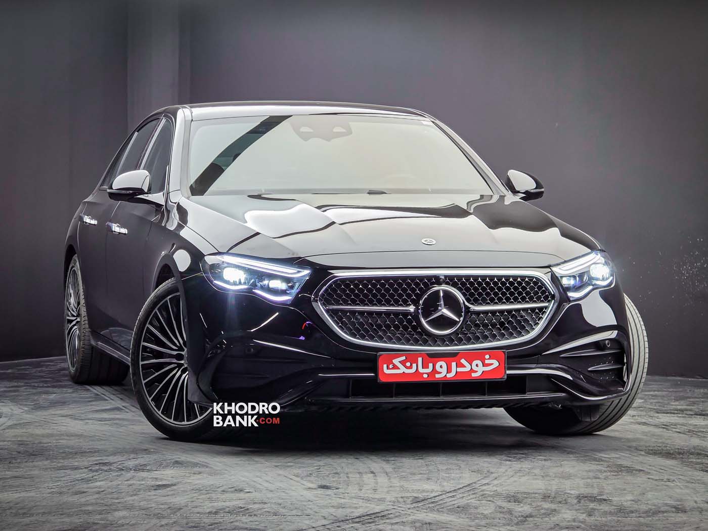 بازگشت پادشاه کلاس E به ایران؛ بررسی کامل و ملاقات با مرسدس بنز E300 مدل 2026 + ویدیو و عکس منبع سایت خودرو بانک