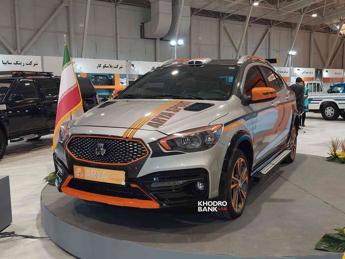 رونمایی آریا اسپورت شرکت سایپا در نمایشگاه خودرو شیراز