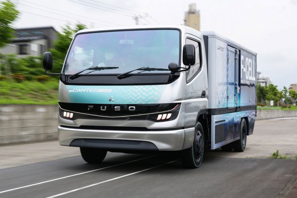 کامیون جدید میتسوبیشی فوسو F-CELL، تکنولوژی سلول سوختی