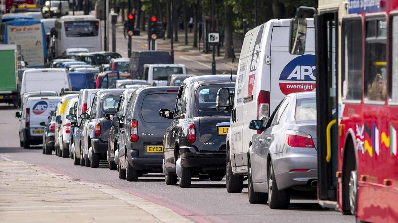 فروش خودروهای بنزینی و دیزلی جدید در انگلستان از سال ۲۰۳۰ ممنوع خواهد شد