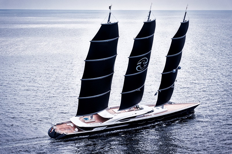 https://cdn.khodrobank.com/Reviews/58182_jeff-bezos-bought-himself-a-500-million-superyacht-with-its-own-shadow-yacht_1.jpg
