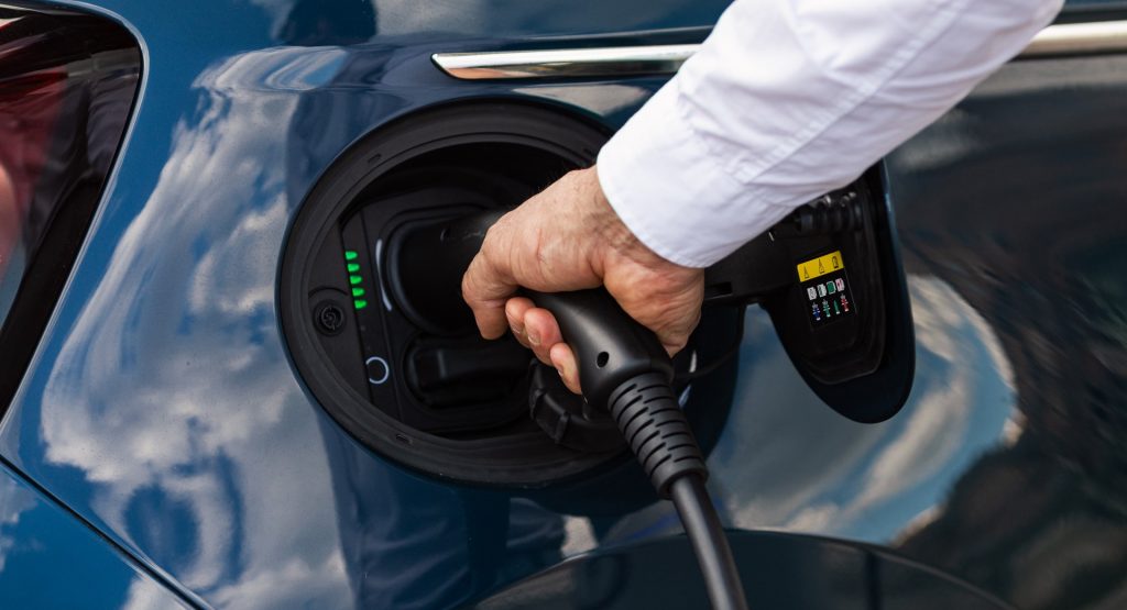 آیا هزینه نگهداری خودروهای برقی از خودروهای بنزینی کمتر است؟