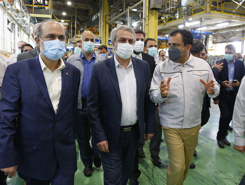 وزیر صنعت : برنامه ای برای افزایش قیمت خودروها در سال جاری در دستور کار قرار ندارد