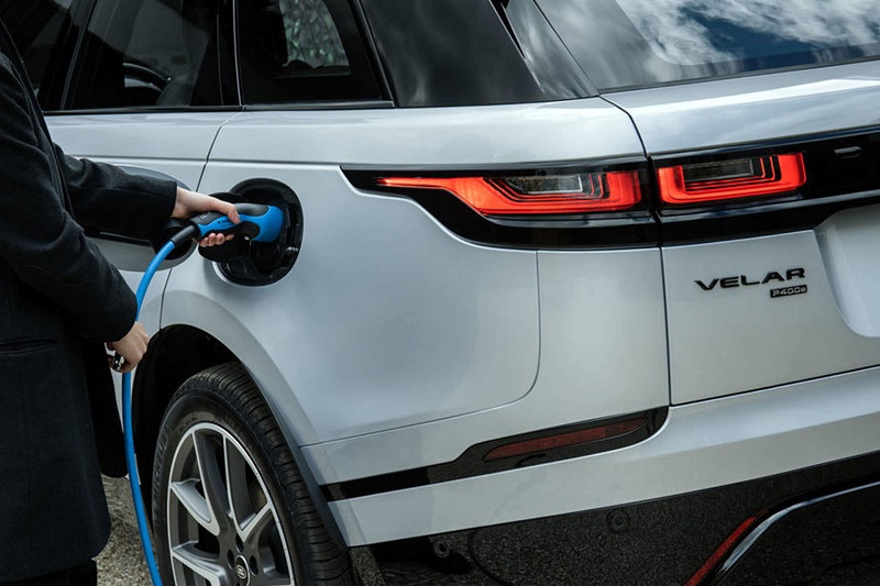نرم‌افزار EV One برای پایش خودروهای برقی و شارژر + فیلم
