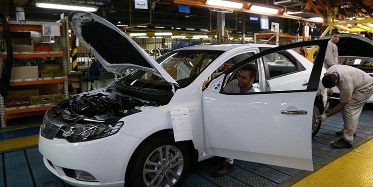 تولید خودرو در کشور به نصف رسید