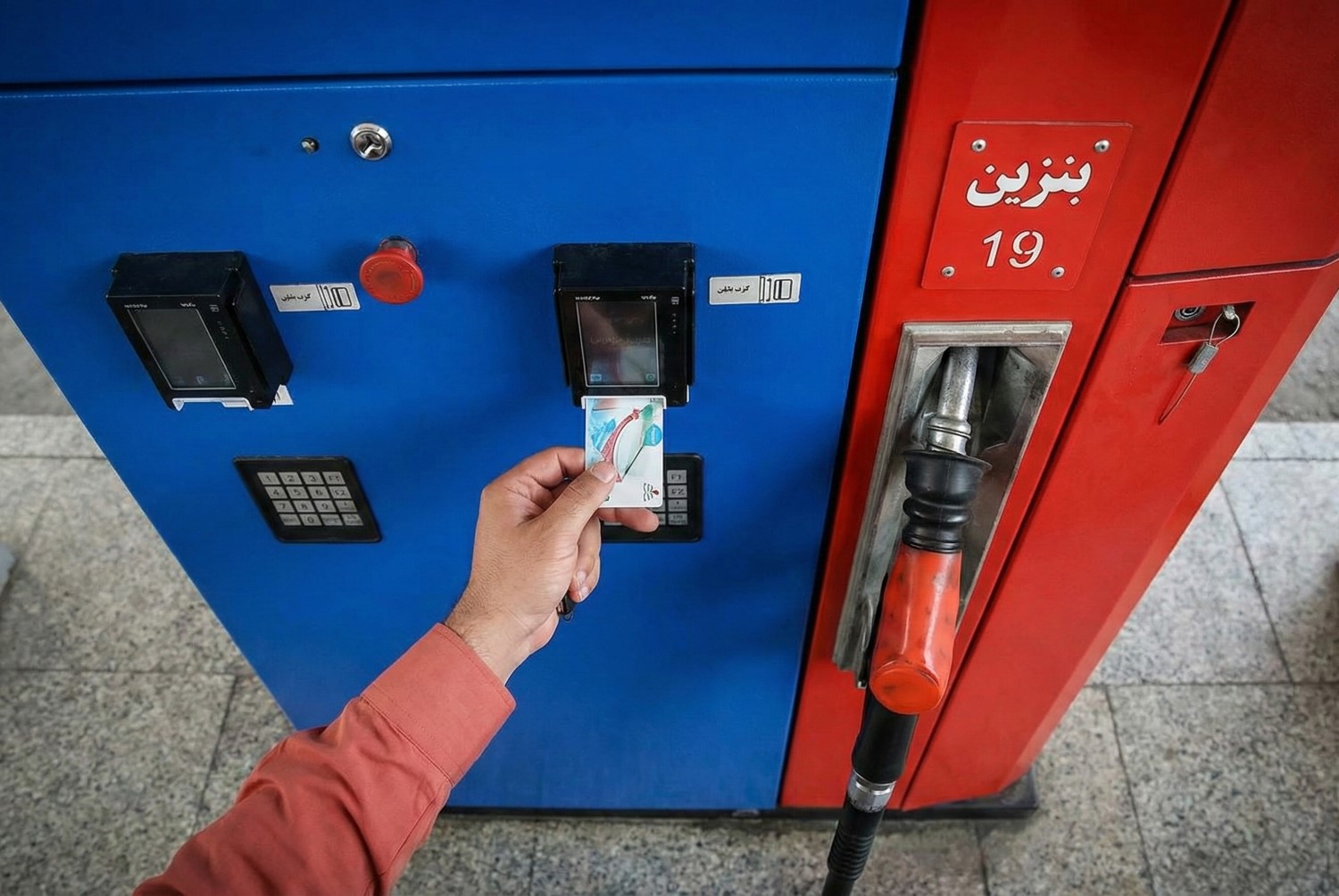 صفر تا صد بنزین سه‌نرخی ۱۴۰۴؛ جدول کامل سهمیه‌ها و قوانین نرخ ۵۰۰۰ تومانی + جدول