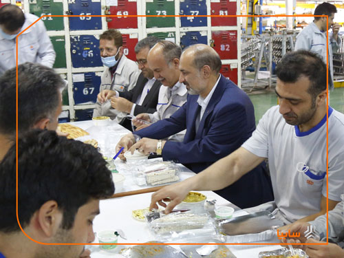  آماد گي كارگران خطوط توليد براي افزايش توليد خودرو