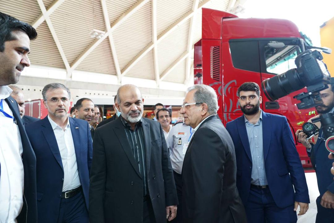 وزیر کشور بر استفاده از ظرفیت‌های محصولات گروه بهمن به ویژه در بخش خدمات شهری تاکید کرد