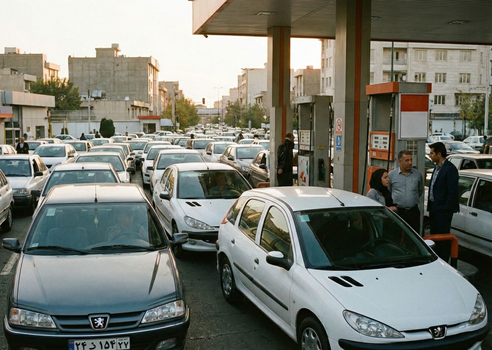 سیاست تعویق شوک؛ اجرای «بنزین سه‌نرخی» در انتظار آرامش عمومی و پذیرش مردم