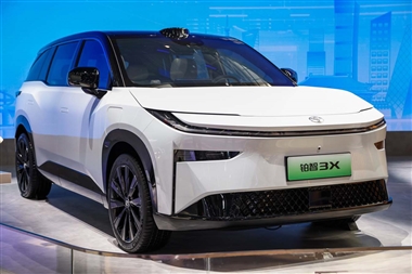 تویوتا bZ3X کراس‌اوور برقی ژاپنی-چینی با احتمال عرضه توسط نگین تندیس الماس در ایران منبع سایت خودرو بانک