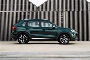 قیمت و مشخصات فنی ام جی ZS مدل 2025 منتشر شد منبع سایت خودرو بانک