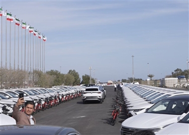 رونمایی از تاکسی‌های هیبریدی در کیش؛ گامی به سوی حمل‌ونقل سبز منبع سایت خودرو بانک