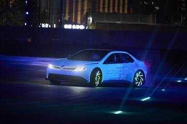 رونمایی از بی‌ام‌و M3 برقی با گشتاور 18000 نیوتن‌متر؛ آغاز عصر نویه کلاسه در 2025 منبع سایت خودرو بانک