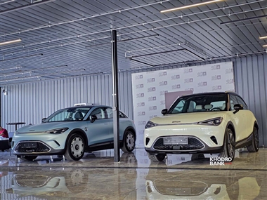 خودروهای برقی اسمارت، تویوتا و لکسوس در ایران؛ ورود پرقدرت نگین تندیس الماس به بازار الکتریکی‌ها منبع سایت خودرو بانک