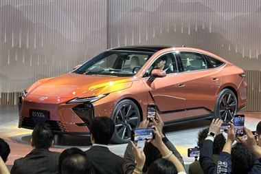 نسل جدید لکسوس ES در نمایشگاه شانگهای 2025 معرفی شد + طراحی، امکانات و مشخصات فنی منبع سایت خودرو بانک