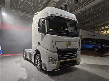 کشنده XT1856 محصول جدید کارمانیا و کرمان موتور + عکس منبع سایت خودرو بانک