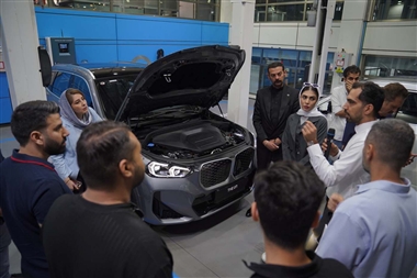 پرشیاخودرو برای اولین بار برای مالکان ب ام و iX1 کلاس آموزشی خودروهای برقی برگزار نمود منبع سایت خودرو بانک