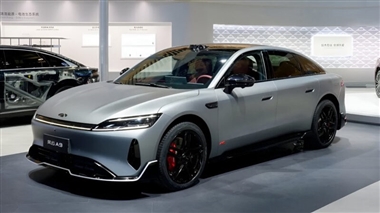 سدان چری فالوین A9 در نمایشگاه خودرو شانگهای به نمایش درآمد منبع سایت خودرو بانک