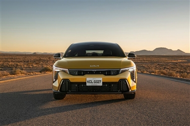 رونمایی کیا K4 هاچ‌بک؛ نسخه پنج‌در اسپرت با موتور توربو منبع سایت خودرو بانک