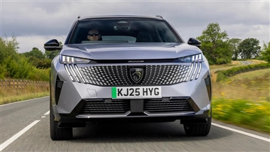 پژو 3008 و 5008 با طراحی و فضای داخلی لوکس‌تر معرفی شدند منبع سایت خودرو بانک