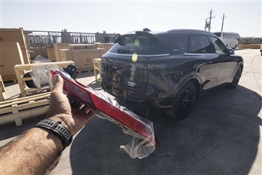 ورود گسترده قطعات یدکی وویا فری به گمرک؛ گام عملی برای تضمین خدمات پس از فروش در ایران منبع سایت خودرو بانک