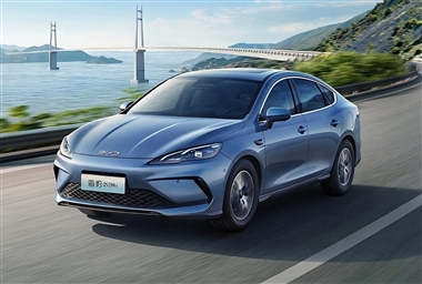 رونمایی رسمی BYD Seal 05 DM-i با برد 2000 کیلومتر در چین منبع سایت خودرو بانک