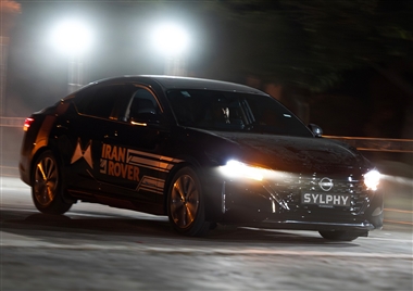 ترخیص 15 تریلی حاوی نیسان سیلفی آمیتیس خودرو از گمرک منبع سایت خودرو بانک