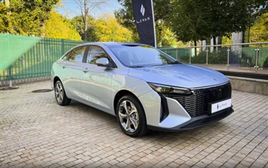 خودروهای جدید لیوان در ایران: ورود کراس اوور X6 PRO و سدان S6 PRO با خودروسازان بم به بازار منبع سایت خودرو بانک