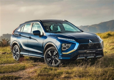 میتسوبیشی اکلیپس کراس 2025 دودیفرانسیل و ساخت ژاپن با آرین موتور در ایران منبع سایت خودرو بانک