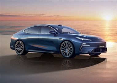 ورود رسمی جیلی گلکسی استارشاین 8 به بازار با برد ترکیبی 1600 کیلومتر منبع سایت خودرو بانک