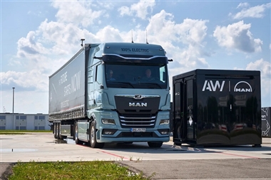 شرکت آلمانی مان ایستگاه‌های شارژ سیار برای کامیون‌های برقی فراهم می‌کند منبع سایت خودرو بانک