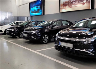 ادامه افزایش قیمت محصولات کرمان موتور؛ کی ام سی T9 و ایگل در مدار گرانی + جدول مهر 1404 منبع سایت خودرو بانک