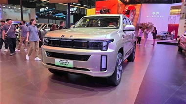 بایک از BJ60 در نمایشگاه شانگهای پرده برداری کرد؛ آفرودری لوکس و احتمال عرضه در ایران منبع سایت خودرو بانک