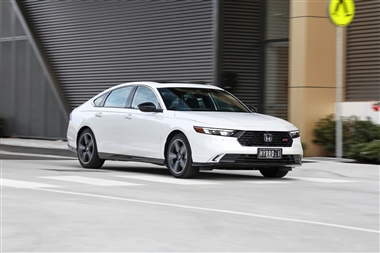 هوندا آکورد وارداتی چه مشخصاتی دارد؟ + کاتالوگ منبع سایت خودرو بانک