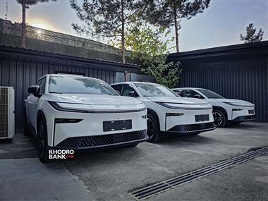 نخستین محموله تویوتا bZ3X از گمرک ترخیص شد؛ جزئیات ورود کراس‌اوور برقی جدید نگین تندیس الماس منبع سایت خودرو بانک