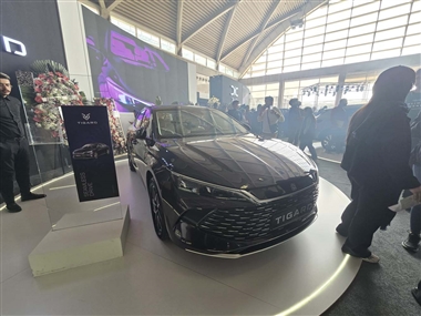 رونمایی از بی‌وای‌دی چین L و دیگر محصولات تیگارد موتور در ششمین نمایشگاه خودرو تهران + عکس منبع سایت خودرو بانک