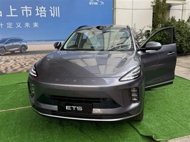 چری اکسید اکسلانتیکس ET5 با برد ۱۳۰۰ کیلومتر در چین عرضه می‌شود