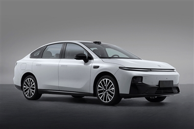 سدان برقی لیپ موتور B01 با آپشن لیدار و سقف پانوراما معرفی شد منبع سایت خودرو بانک