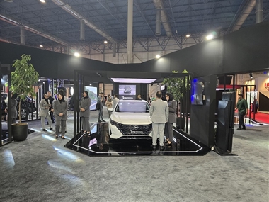 نیسان های وارداتی نامی خودرو در نمایشگاه خودرو مشهد 1403 + عکس منبع سایت خودرو بانک